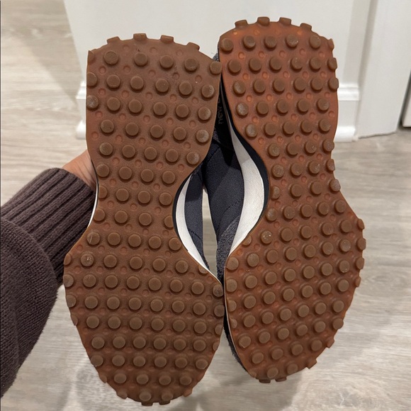 NEW BALANCE 327 CHARCOAL WHITE SNEAKERS - Picture 10 of 10